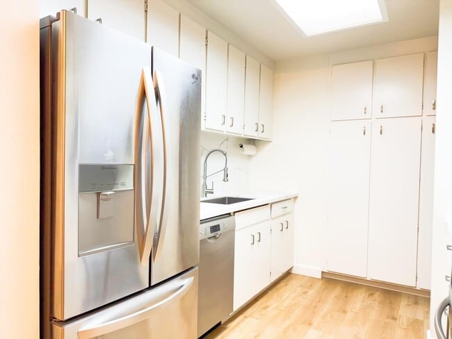 Building Photo - 505 Cypress Point Dr