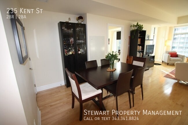 Building Photo - 235 Kent St