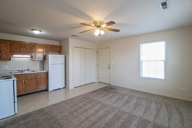 Building Photo - 3292 Tower Dr