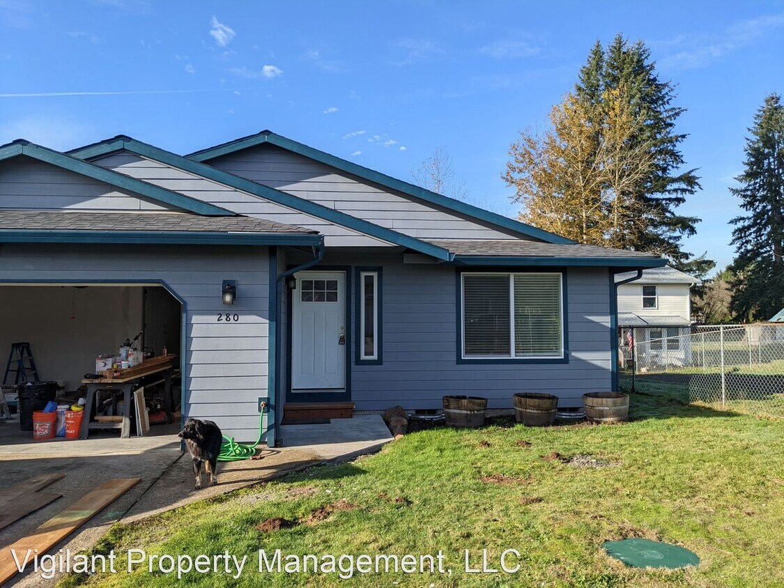 Primary Photo - 3 br, 2 bath House - 280 S HUBBARD AVE