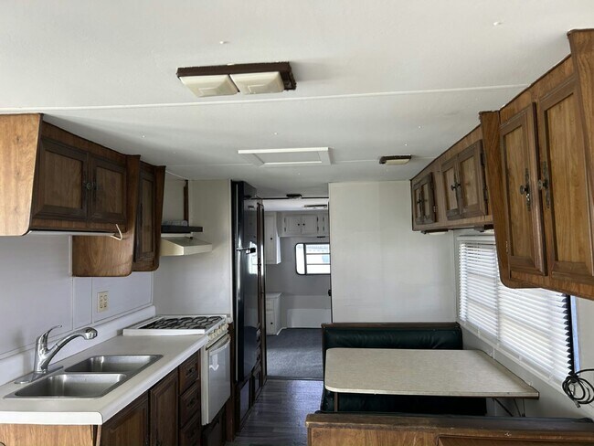 Building Photo - 17031 US-301