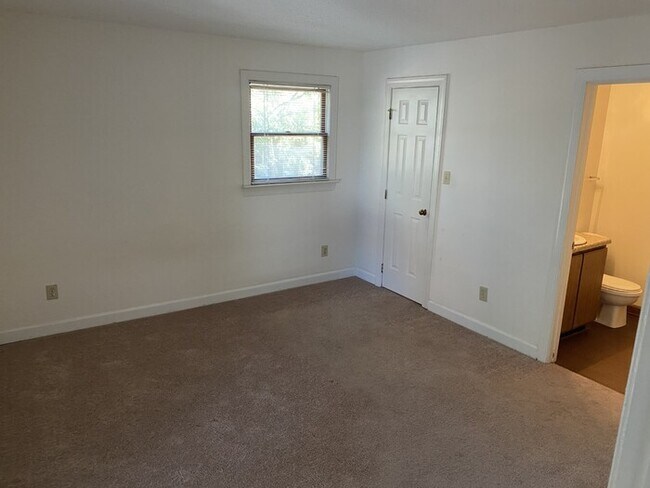 Building Photo - 3521 Ivy Commons Dr