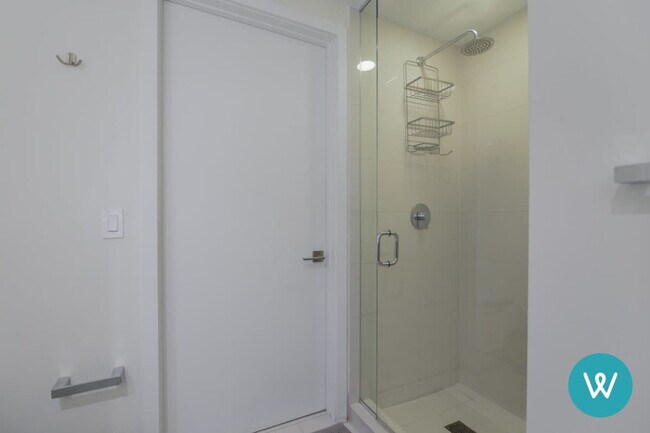 Foto del edificio - 121 NE 34th St