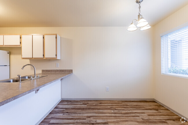 2BR, 1.5BA Townhome - 1,180 SF - Mountain View at Rivergreen Apartments