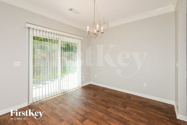 Building Photo - 975 Treymont Way SW