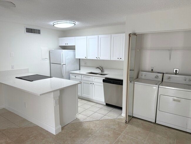 Building Photo - 629 Executive Center Dr