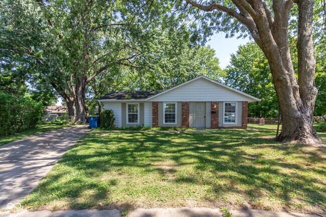 Building Photo - 9 Greenbriar Ln