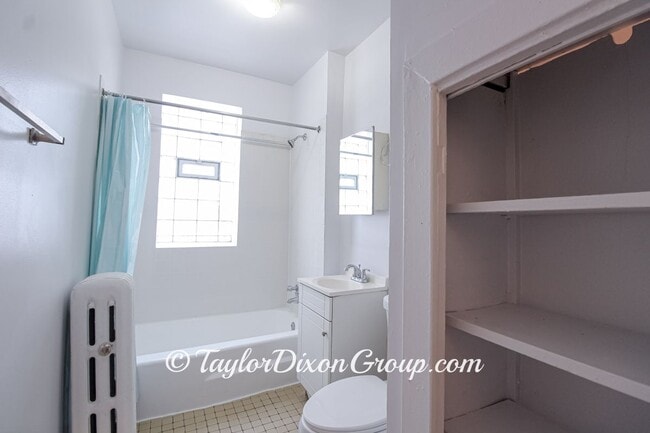 Foto del edificio - 506 E 70th St
