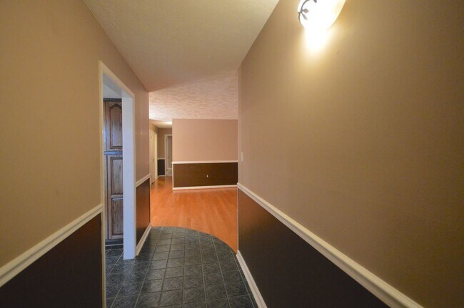 Foto del edificio - Updated Terrace Level 2 BR/ 2 BA Condo in ...