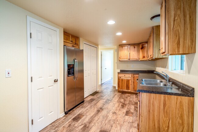 Building Photo - 2909 W Kiowa St