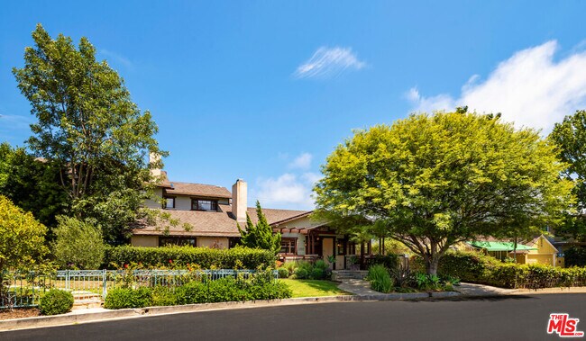 Building Photo - 1150 Charm Acres Pl