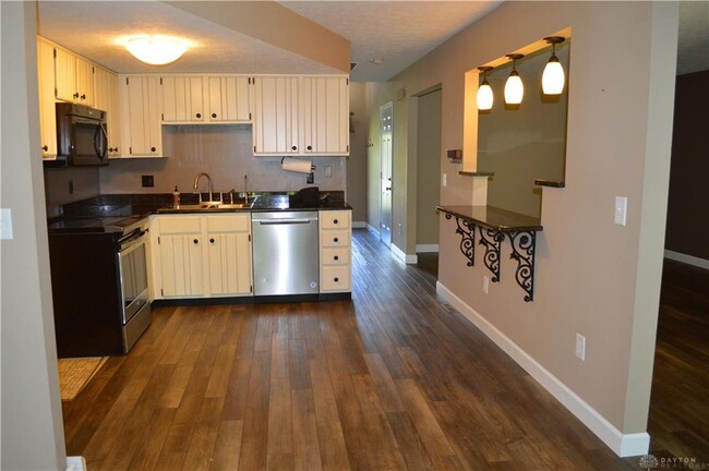 Building Photo - 726 Hidden Valley Ct