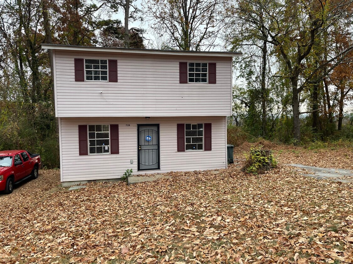 Foto principal - 728 Sylvan Dr