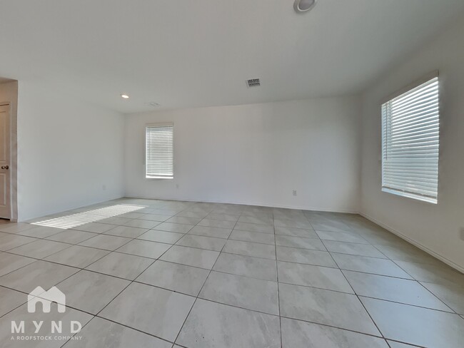 Foto del edificio - 114 Herman Ln