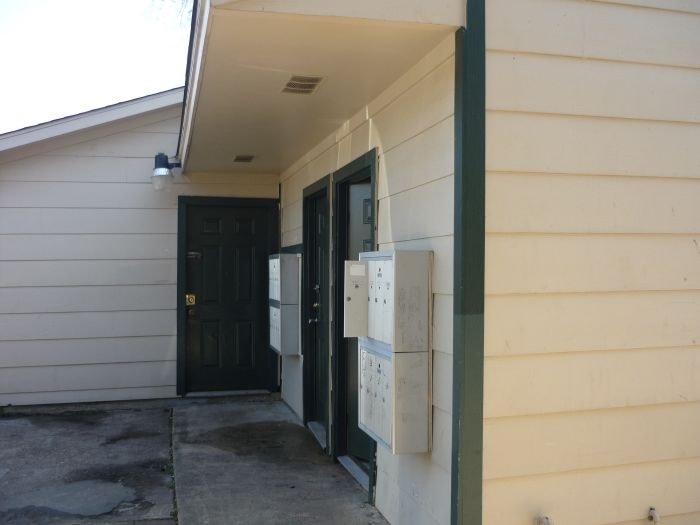 Building Photo - Bonita Apartments - All Bills Paid!