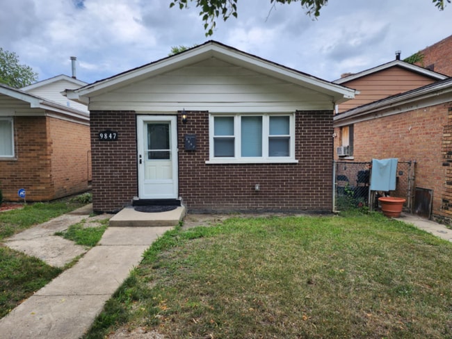 Building Photo - 9847 S Cottage Grove Ave