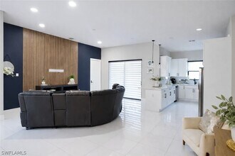 Building Photo - 3208 31st St W