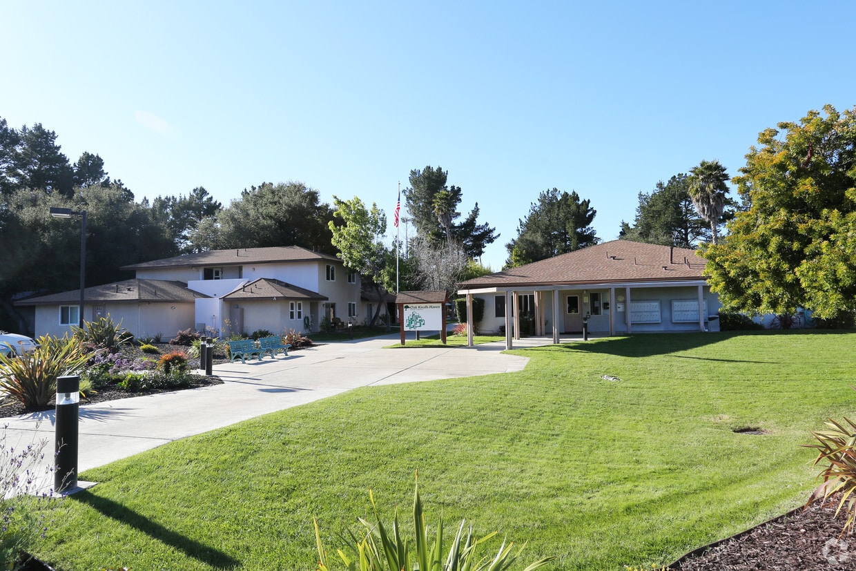 Primary Photo - Oak Knolls Haven