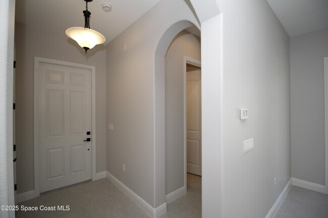 Foto del edificio - 2485 Musette Aly