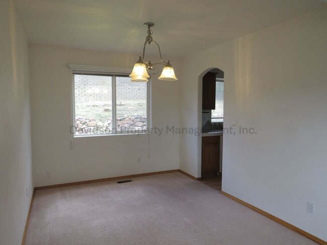 Building Photo - 15485 Curwood Dr