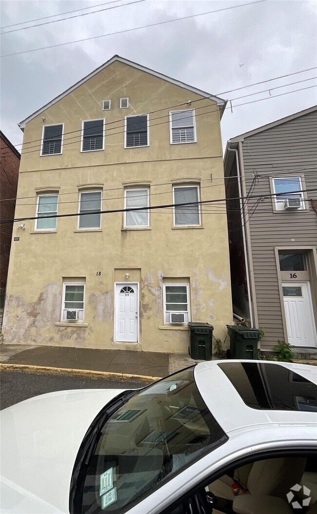 Building Photo - 18 Schneider Ave