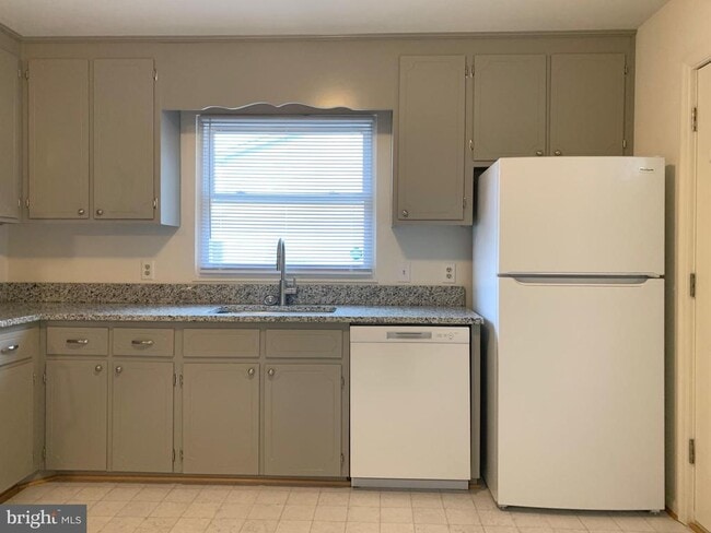 Foto del edificio - 1815 Meadow Dr