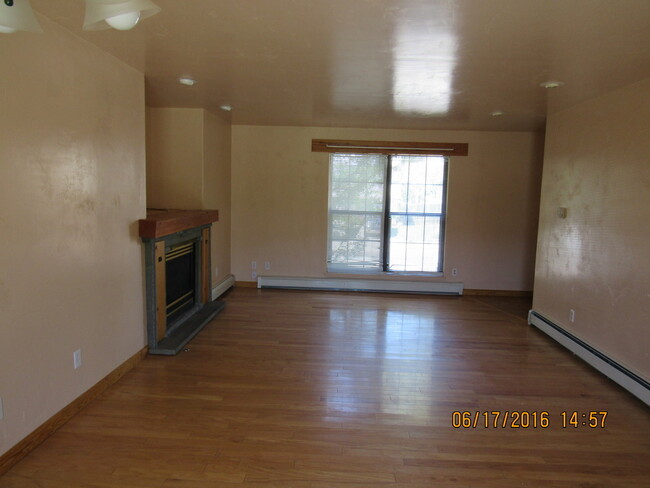 Foto del edificio - Two story home!