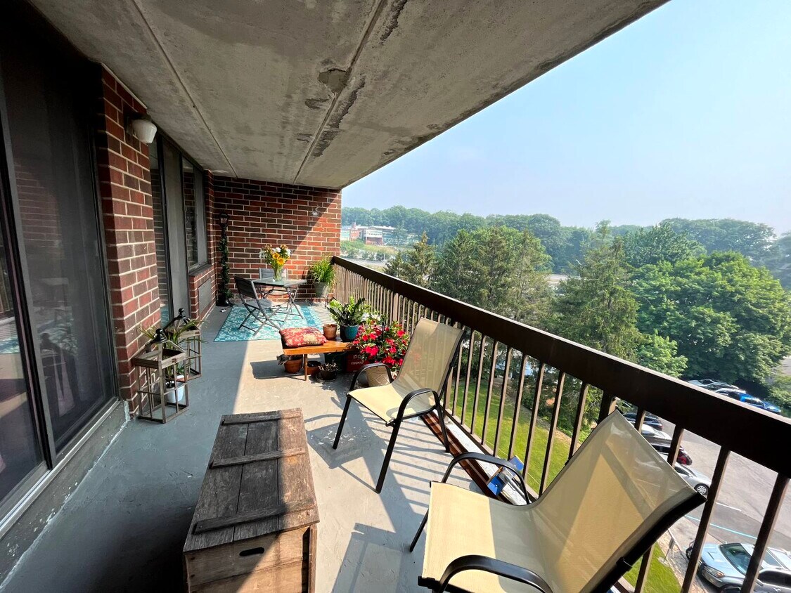 Foto principal - 1374 Midland Ave