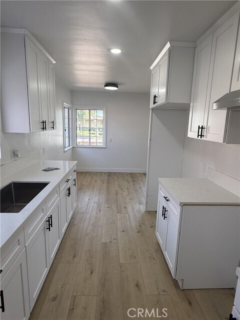 Foto del edificio - 8930 Boxwood Ave