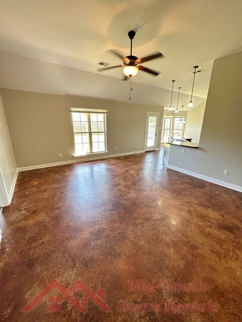 Building Photo - 8894 Smith Ranch Dr