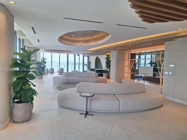 Foto del edificio - 400 NE 24th St