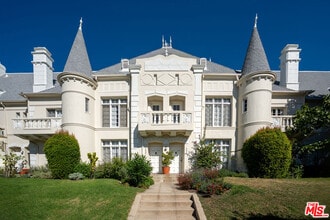 Building Photo - 6065 Scenic Ave Building Photo - 6065 Scenic Ave