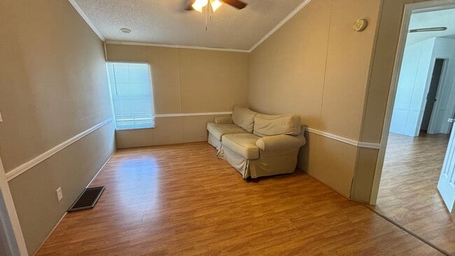 Building Photo - Alta Vista Dr