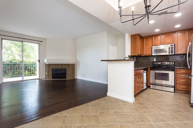 Building Photo - River Colony Condo in Mission Valley East