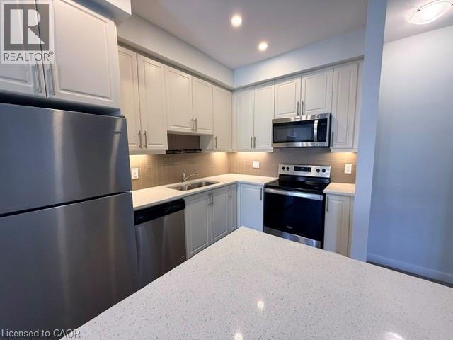 Photo du bâtiment - 590 N Service Rd