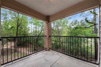 Building Photo - 8051 Bay Branch Dr