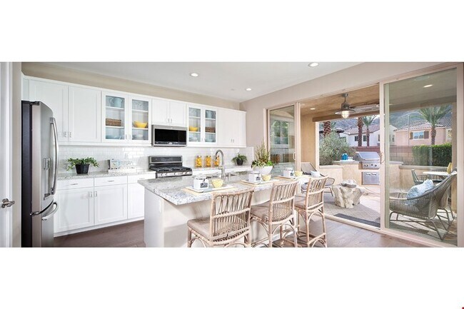 Building Photo - Beautiful three bedroom three bath home lo...