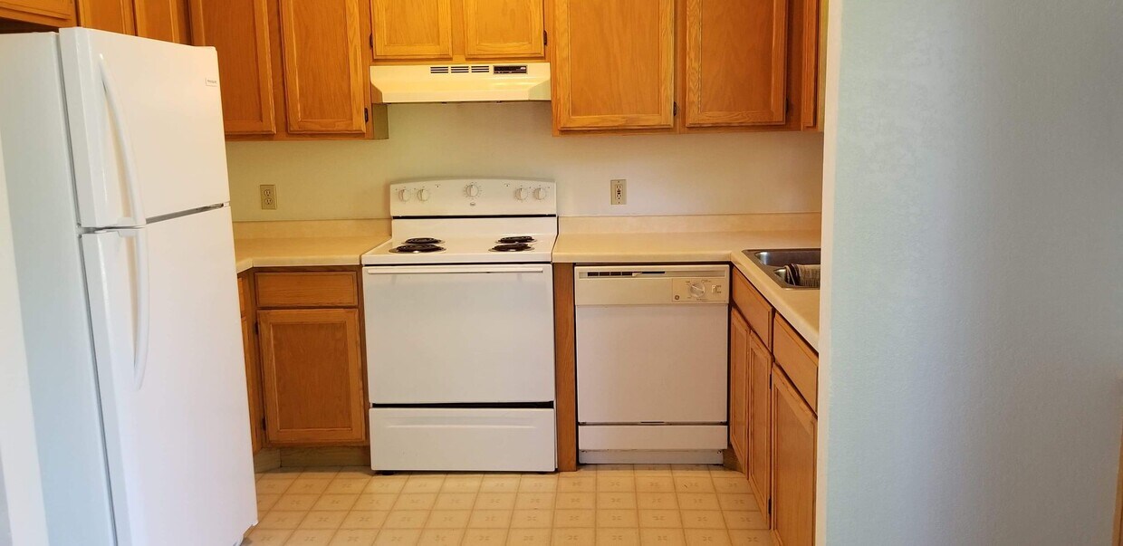 Building Photo - 3213 Manitowoc Rd