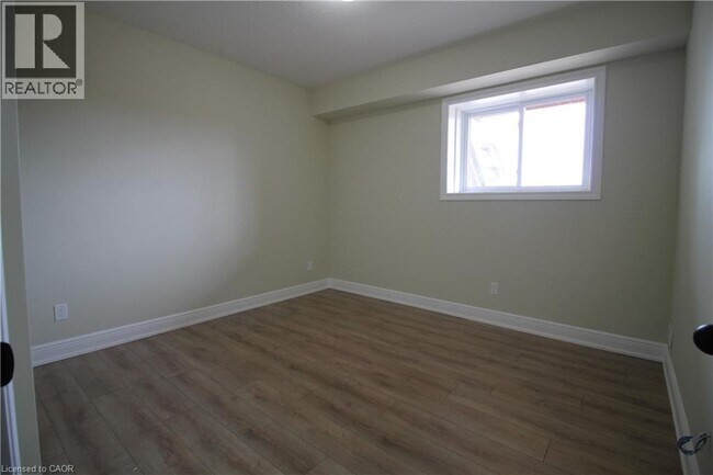 Building Photo - 1395 Bleams Rd