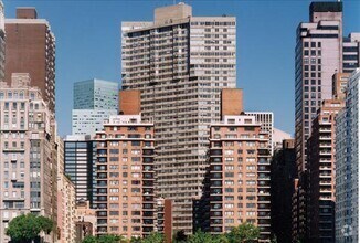 Building Photo - 420 E 54th St