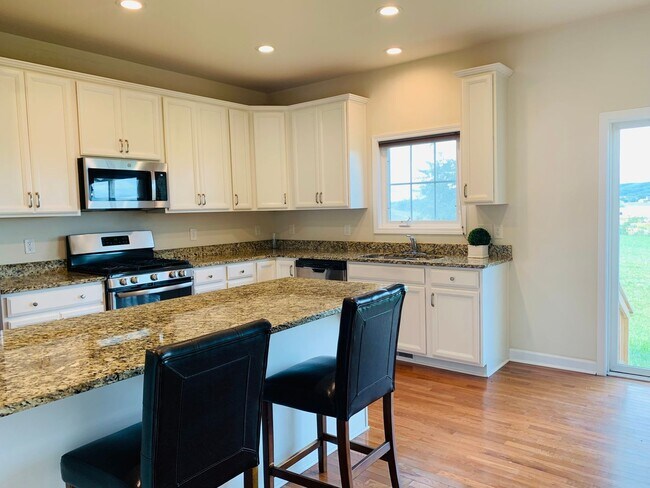 Building Photo - 365 Roudabush Dr NW