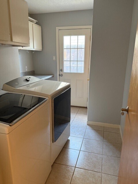 Building Photo - 923 W 41st St