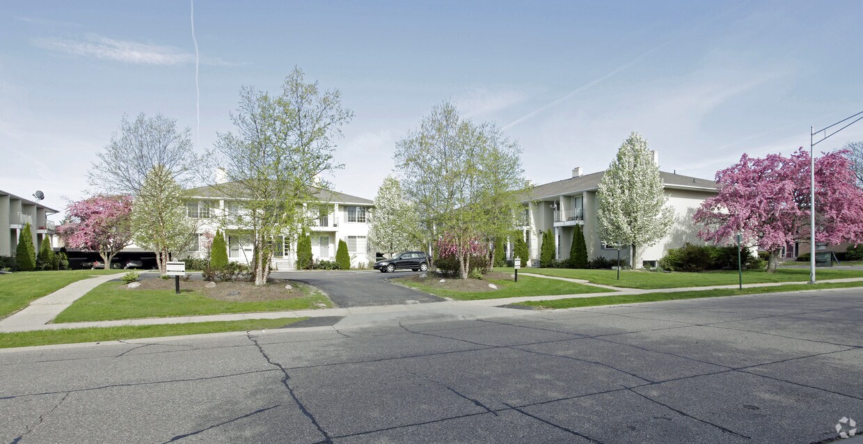 Foto del edificio - Birmingham Court Condominiums