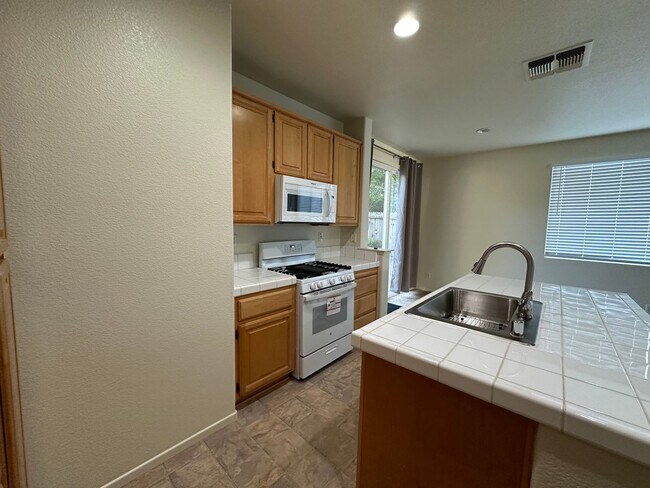 Foto del edificio - 1630 Fathom Pl - W Sacramento - 95691