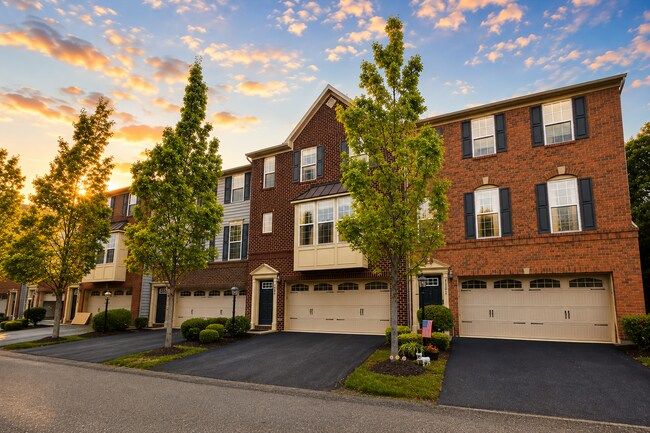 Building Photo - 1502 Pointe View Dr