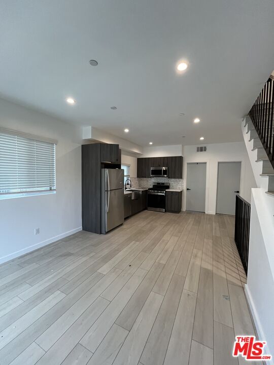 Foto del edificio - 246 N Dillon St