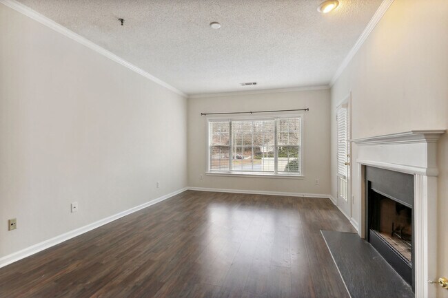 Foto del edificio - 102 Spring Heights Ln