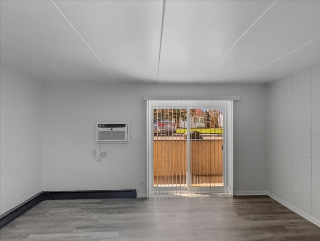 Building Photo - 300 Marlene Ct