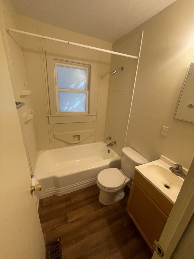 Foto del edificio - 1 Bedroom 1 Bathroom