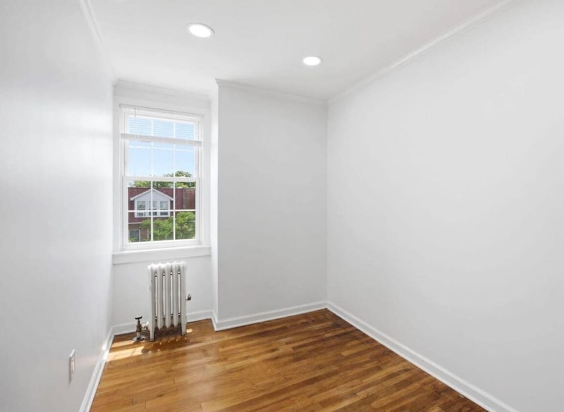 Building Photo - 2046 33rd St